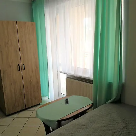 Na Zlotych Wydmach בית אירוח דז'ווירז'ינו